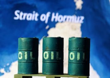 হরমুজে মার্কিন অবরোধের ঘোষণা, ফের বাড়ছে জ্বালানি তেলের দাম