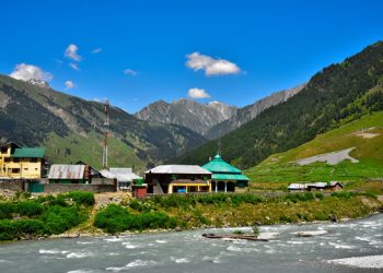 জামায়াত সংশ্লিষ্ট আরও ৫৮টি স্কুল দখলে নিল কাশ্মীর সরকার