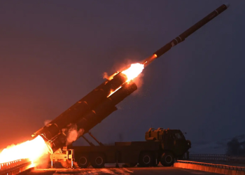 সমুদ্রে একাধিক ব্যালিস্টিক ক্ষেপণাস্ত্র নিক্ষেপ করল উত্তর কোরিয়া