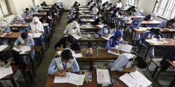 দেশজুড়ে শুরু এসএসসি ও সমমানের পরীক্ষা, অংশ নিচ্ছে ১৮ লাখের বেশি শিক্ষার্থী