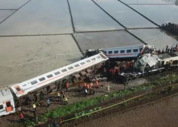 ইন্দোনেশিয়ায় ট্রেন সংঘর্ষে ১৪ জন নিহত, আহত ৮৪