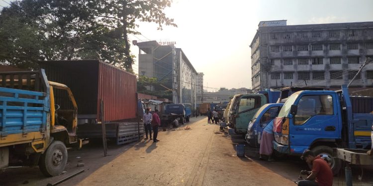 ট্রাকস্ট্যান্ডে বিশ্ববিদ্যালয়ের স্থায়ী ক্যাম্পাস!
