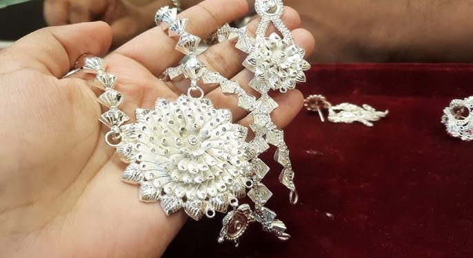 রুপার দামে বড় লাফ