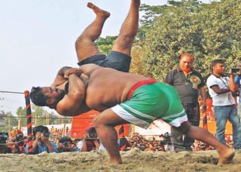 শতবর্ষী ঐতিহ্যের আসরে কোটি টাকার বাণিজ্য