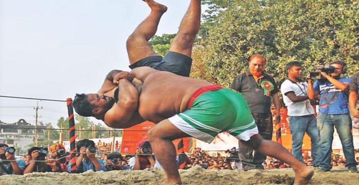 শতবর্ষী ঐতিহ্যের আসরে কোটি টাকার বাণিজ্য