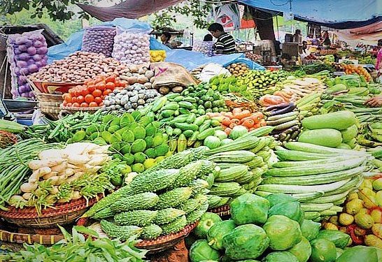 সবজির বাজারে আগুন ডিমের দামও বাড়তি