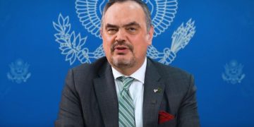 বাংলাদেশের সঙ্গে বিনিয়োগনির্ভর অংশীদারত্ব চায় যুক্তরাষ্ট্রের দূত