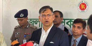 ১০ হাজার অস্ত্র উদ্ধারে ডিসিদের কড়া নির্দেশ স্বরাষ্ট্রমন্ত্রীর