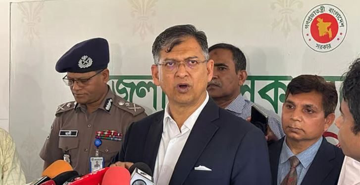 ১০ হাজার অস্ত্র উদ্ধারে ডিসিদের কড়া নির্দেশ স্বরাষ্ট্রমন্ত্রীর